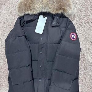 Canada Goose Black Puffer Jacket with Fur Trim🐧🐧